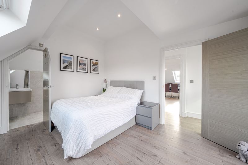 Bedroom- click for photo gallery